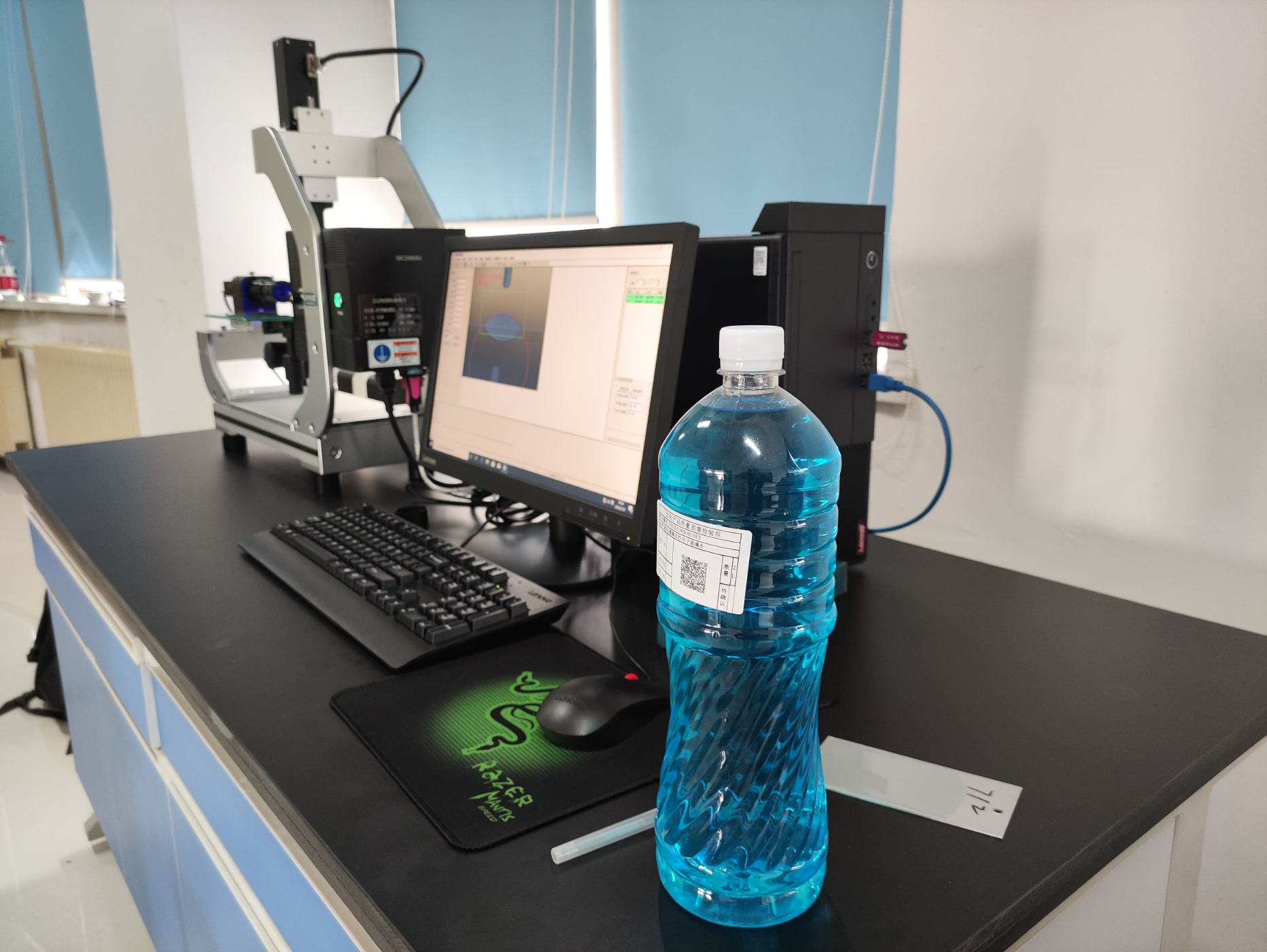 用接触角测量仪测试汽车风窗玻璃清洗液抗水性